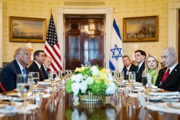Тензиите продолжуваат: Нетанјаху се дистанцира од тврдењата на Трамп за прекин на огнот