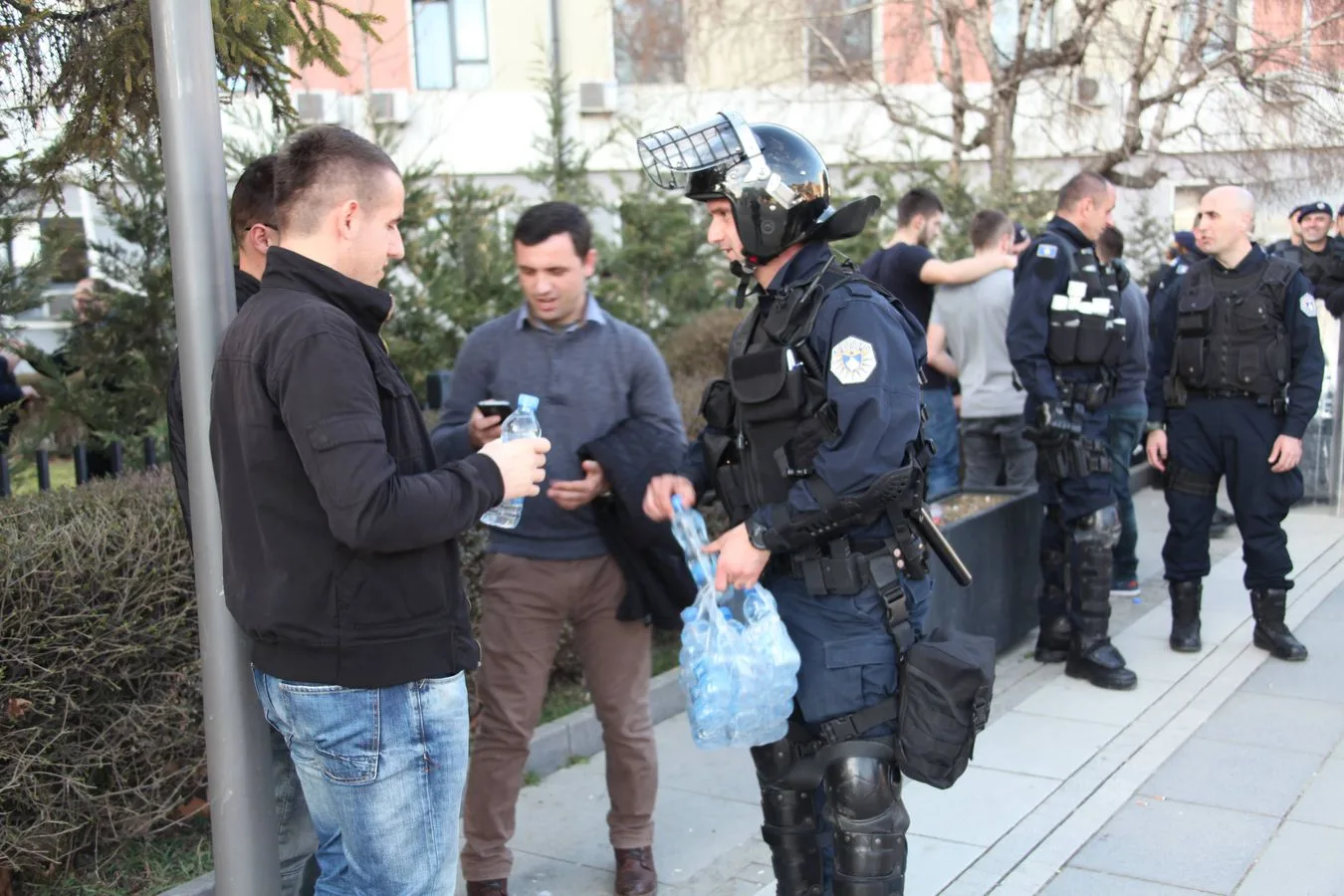 Arrestohen tre persona në Gjakovë pas grabitjes së dhunshme të një të mituri