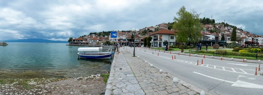 Голема полициска акција во Северна Македонија: Извршени претреси и приведени лица