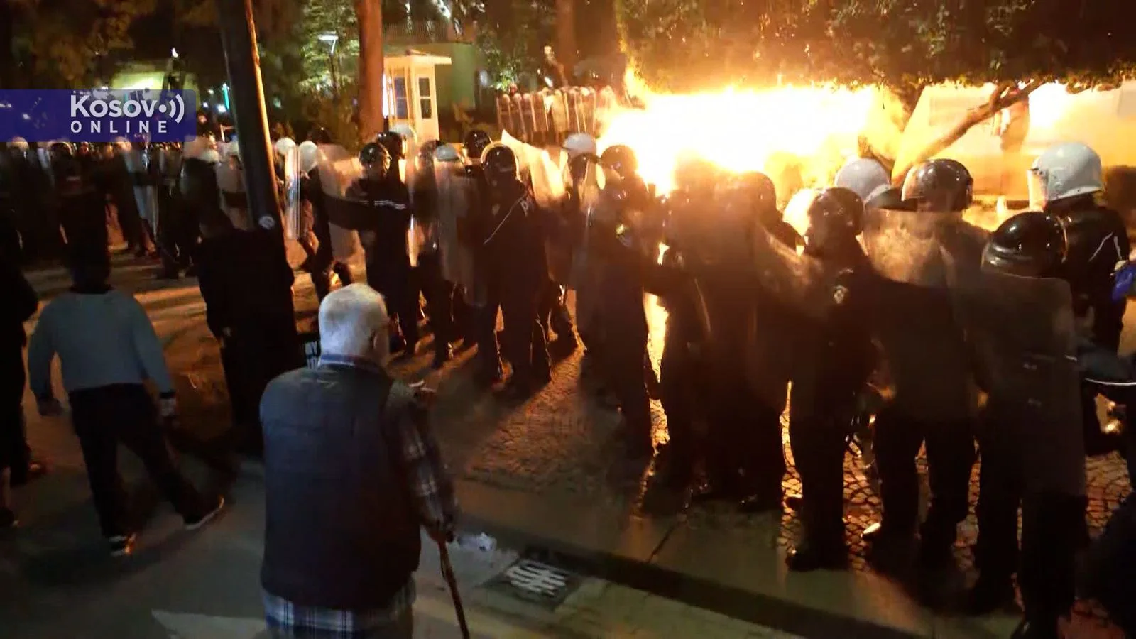 Protestë masive në Tiranë: Qytetarët kërkojnë dorëheqjen e kryeministrit Rama