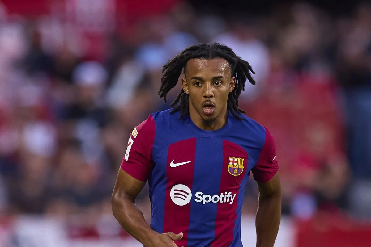 Barcelona gati të dëgjojë ofertat për Jules Kounde