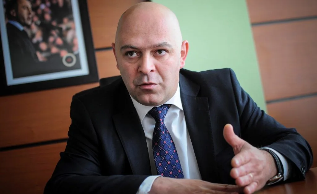 Ардиан Ѓини ја најави припадноста кон ААК на успешно семејство од Липјан кое живее во Германија